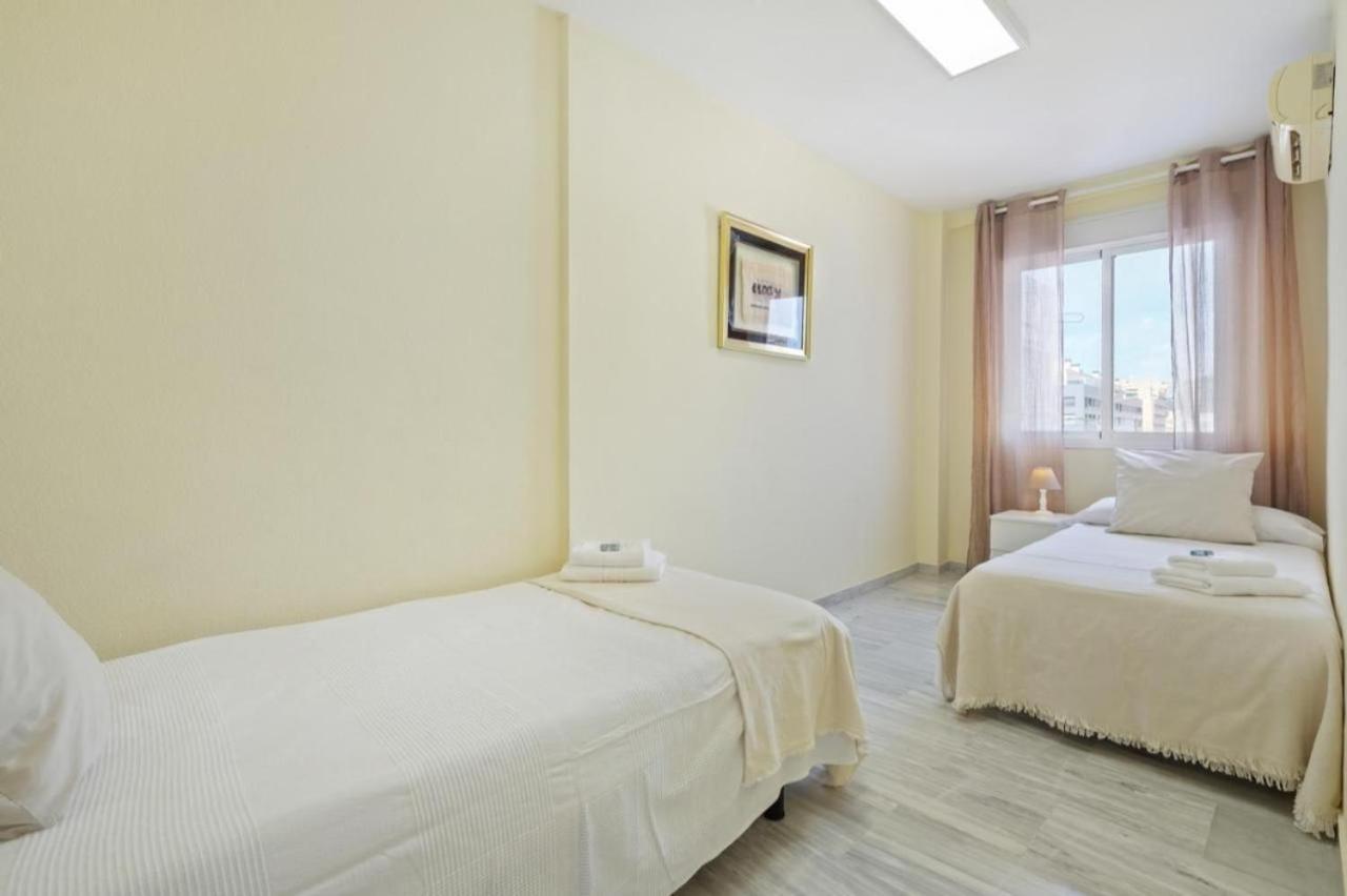 Apartamento En Calle Cuarteles De Dos Habitaciones Málaga Exterior foto